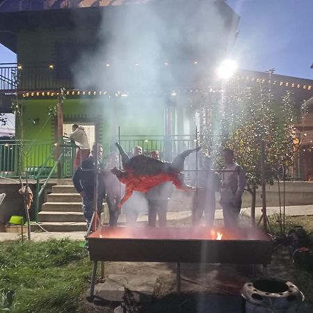 Vila La Capra Vecinului Oglinzi Exteriér fotografie