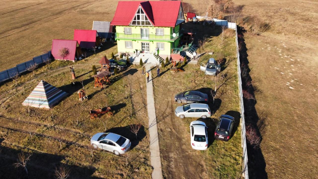 Vila La Capra Vecinului Oglinzi Exteriér fotografie