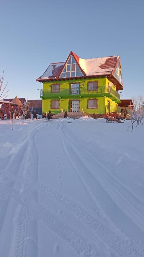Vila La Capra Vecinului Oglinzi Exteriér fotografie