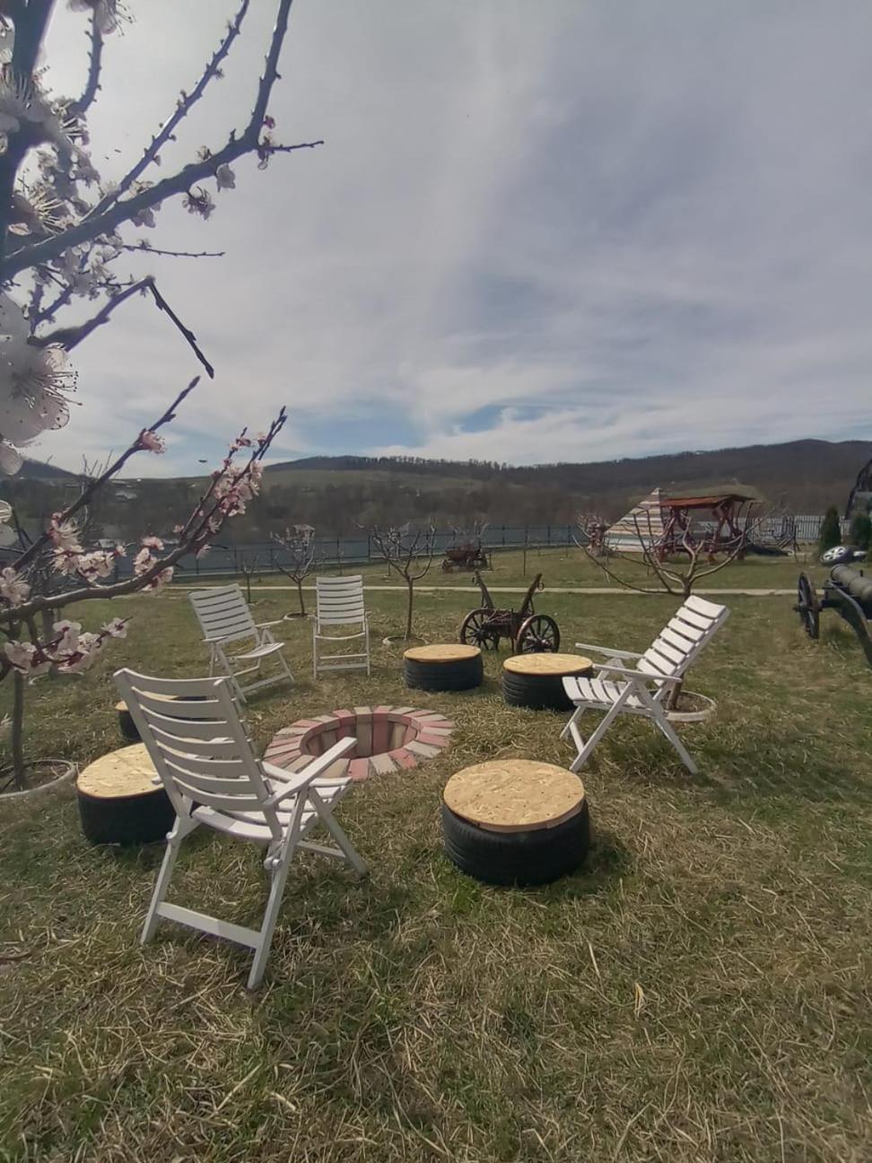 Vila La Capra Vecinului Oglinzi Exteriér fotografie